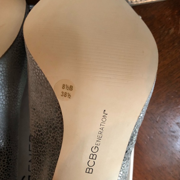 NWT-8.5 BCBGeneration GraySilver Leather Peep Toe - Picture 6 of 8
